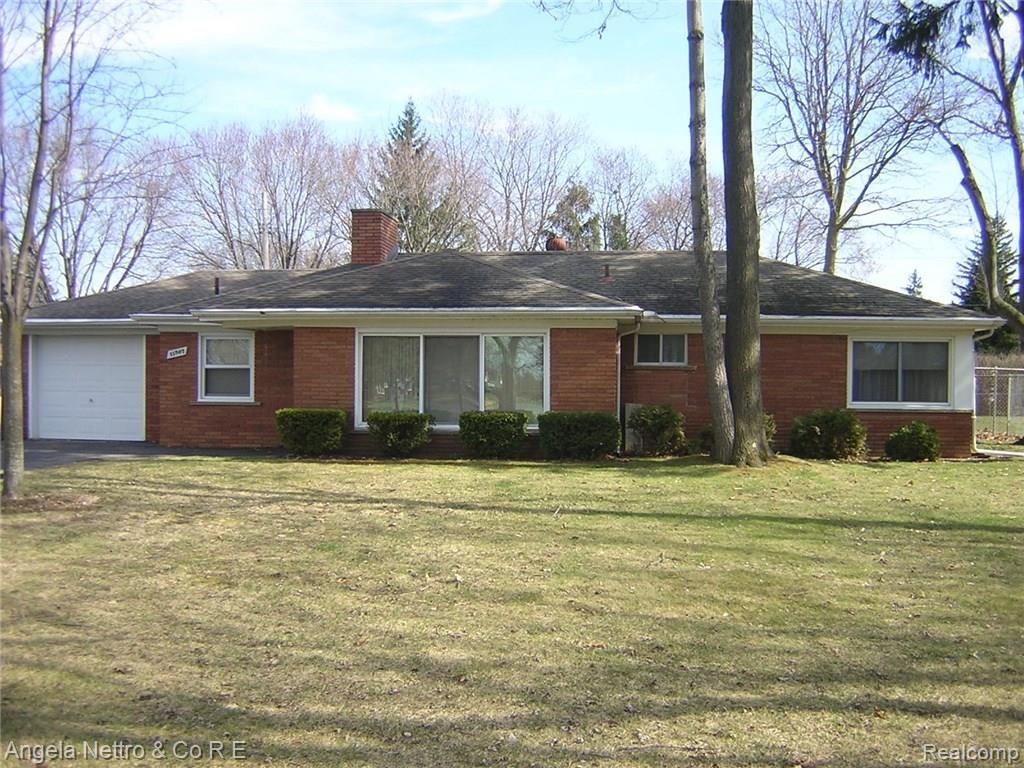 11507 Dewitt Road Belleville, MI 48111 - Photo 2 of 6 DSCN4505.JPG