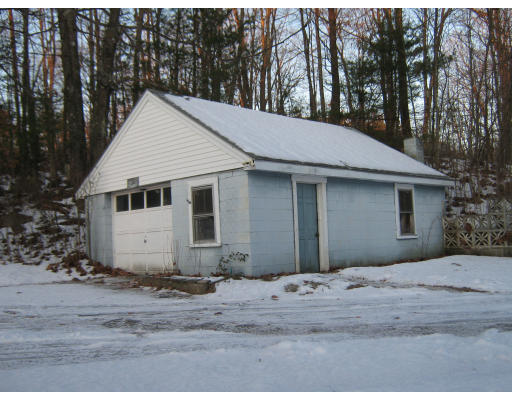 10 Siani Road Leicester, MA 01542 - Photo 3 of 11 Gallery Image 3