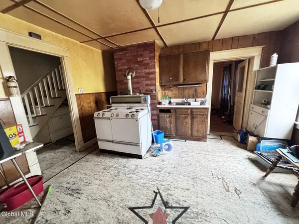 $120,000 | 579 6th Avenue, Troy, NY 12182