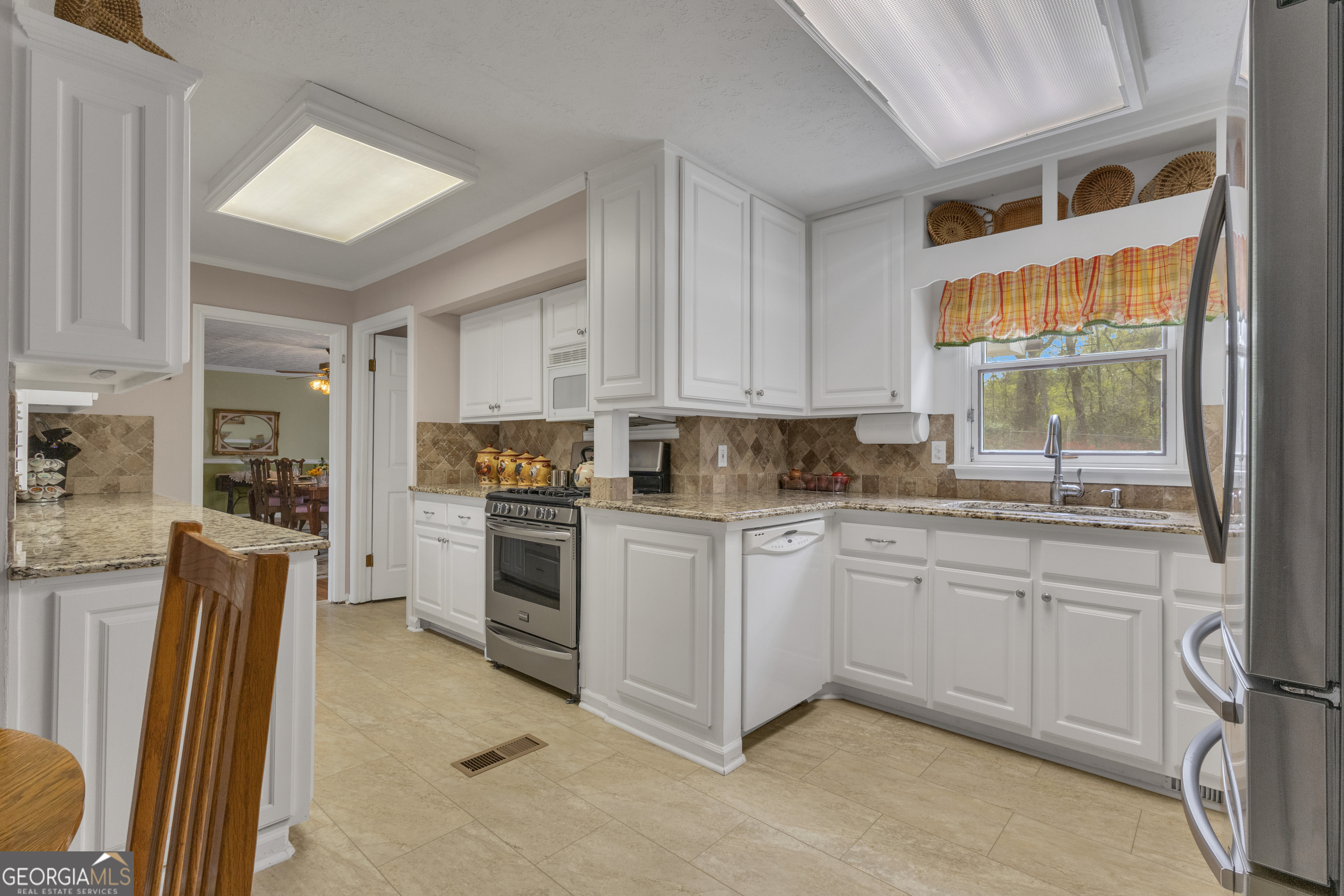 238 Kirkley Road Tyrone, GA 30290 - Photo 5 of 49