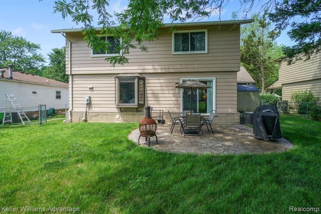 42574 Park Ridge Road Novi, MI 48375 - Photo 5 of 23