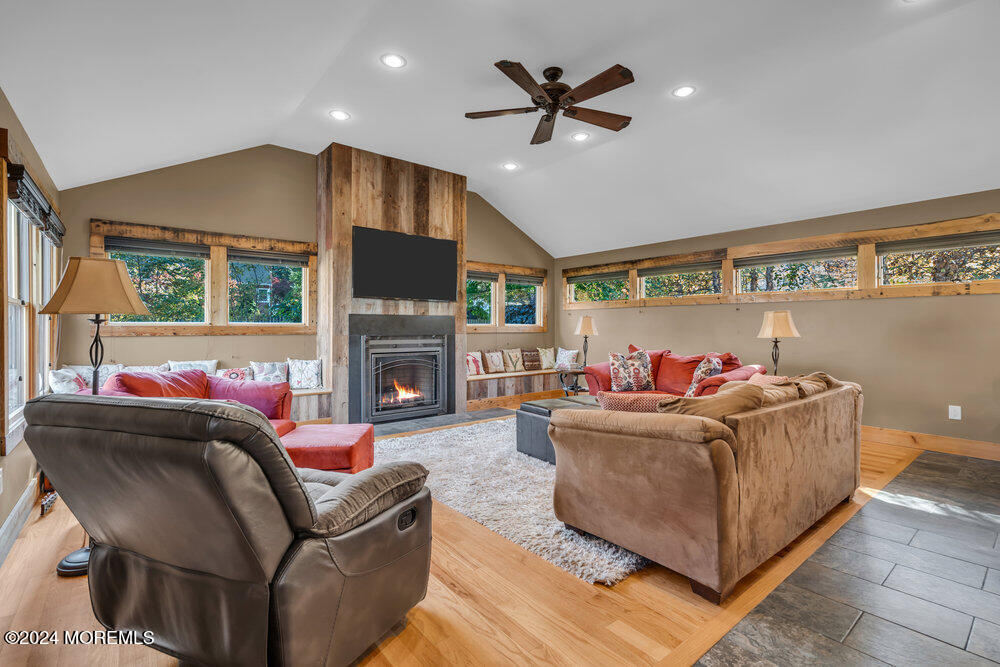 31 Meadow Road Clark, NJ 07066 - Photo 18 of 39 031__dsc0861.jpg-1_250