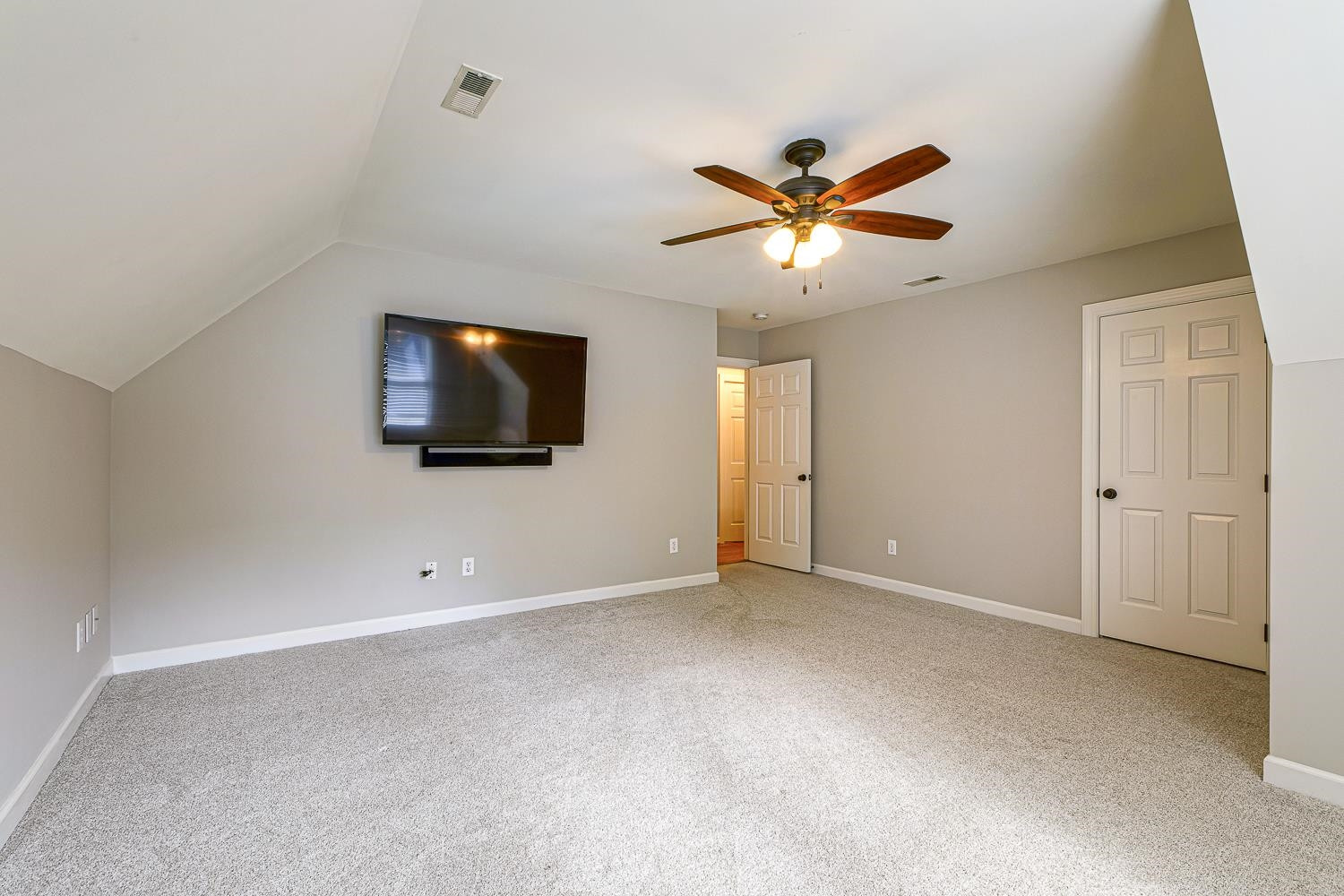 10009 Kilnstone Lane Raleigh, NC 27613 - Photo 10 of 15 This huge 4th bedroom or Bonus - choose based on your needs! Plenty of space for multiple uses. 4th Bedroom/Bonus