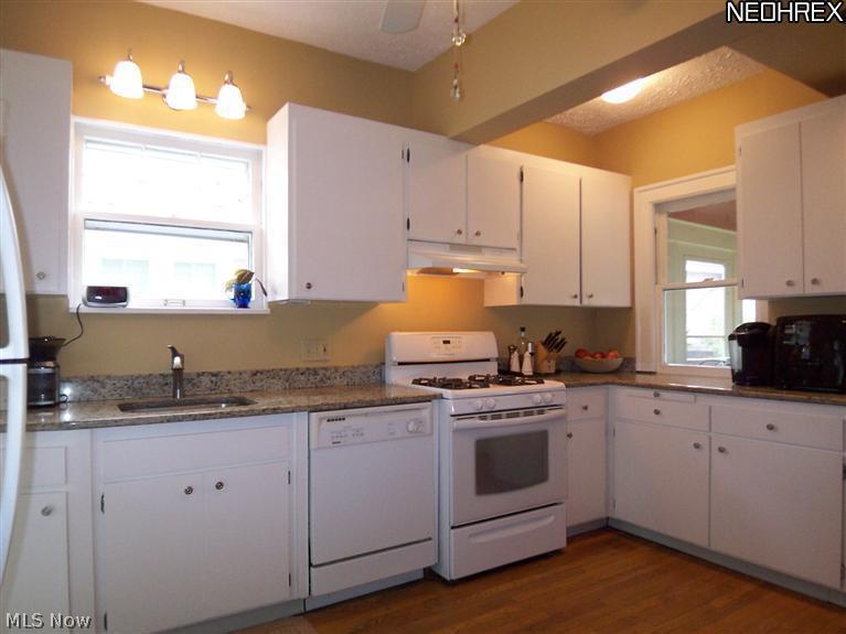 3003 Yorkshire Road Cleveland, OH 44118 - Photo 8 of 21 Gallery Image 8