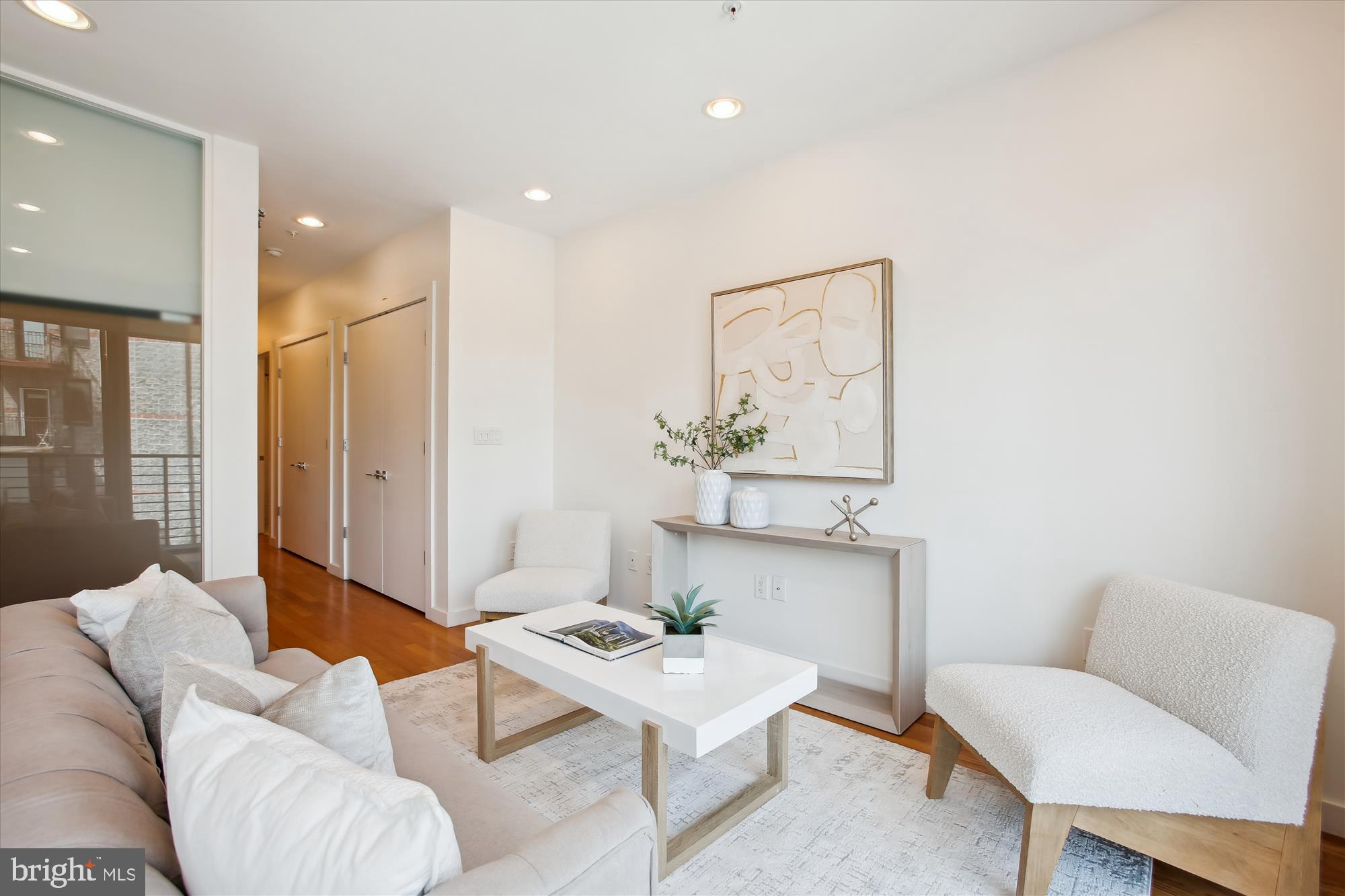 435 R Street Northwest, Unit 306 Washington, DC 20001 - Photo 14 of 30 Great gathering spot