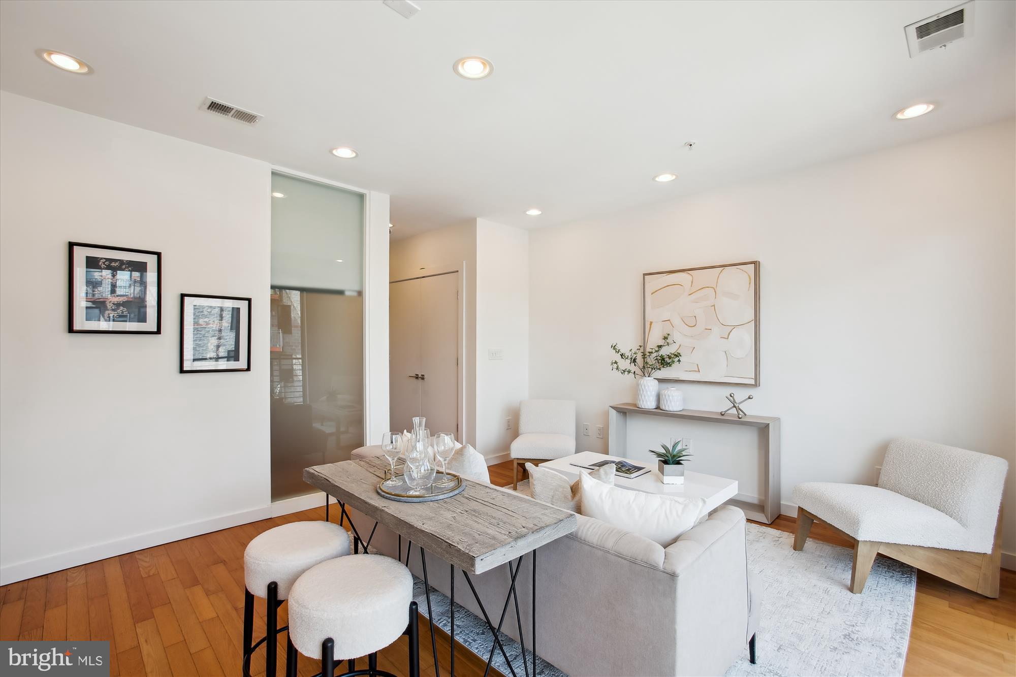 435 R Street Northwest, Unit 306 Washington, DC 20001 - Photo 18 of 30 Open to living space
