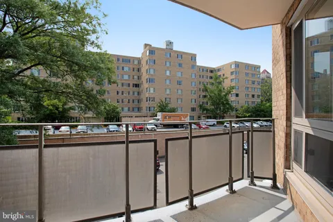 $480,000 | 4101 Cathedral Avenue Northwest, Unit 711, Washington, DC 20016