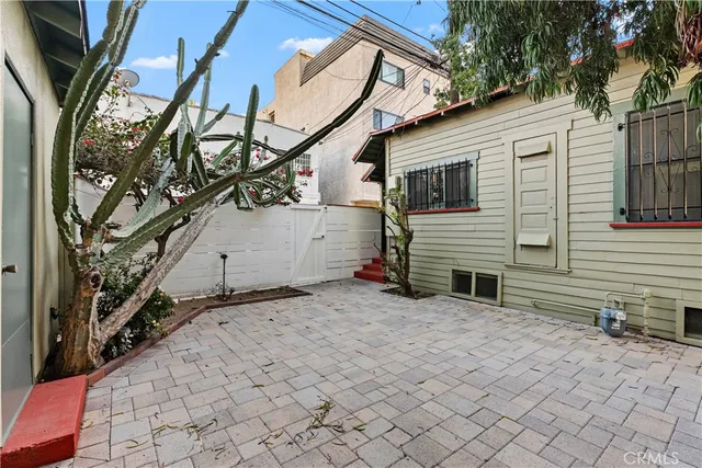 $999,995 | 28 Hermosa Avenue, Long Beach, CA 90802