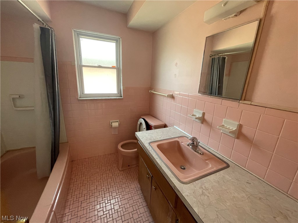 2339 Noble Road Cleveland Heights, OH 44121 - Photo 6 of 20