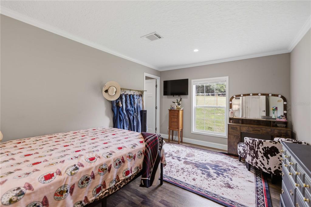 14450 Southeast Sunset Harbor Road Weirsdale, FL 32195 - Photo 19 of 37