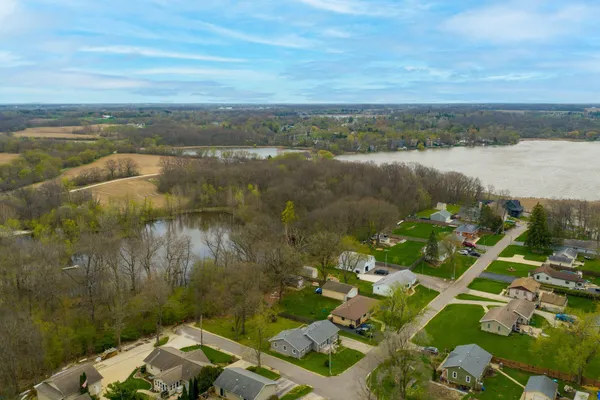 $299,900 | 7705 241st Avenue, Paddock Lake, WI 53168