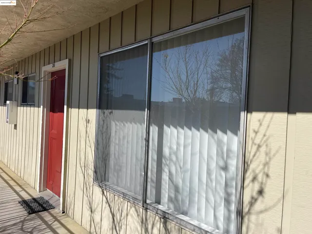 $1,699 | 1651 Detroit Avenue, Unit 211, Concord, CA 94520