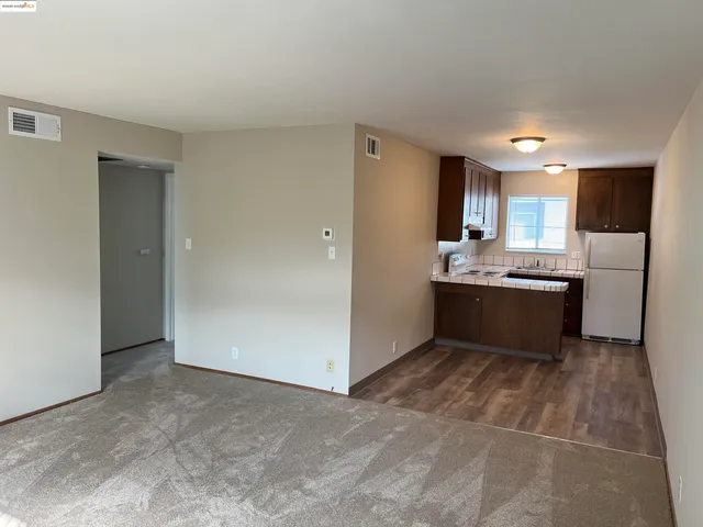 $1,699 | 1651 Detroit Avenue, Unit 211, Concord, CA 94520