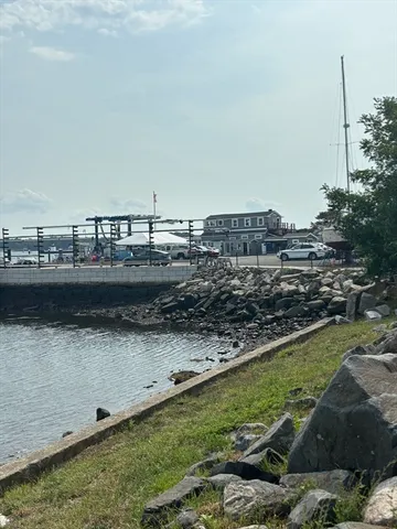 $2,700 | 3 1/2 Becket Avenue, Unit 3, Salem, MA 01970