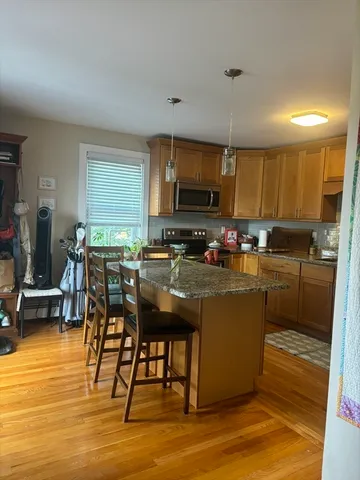 $2,700 | 3 1/2 Becket Avenue, Unit 3, Salem, MA 01970