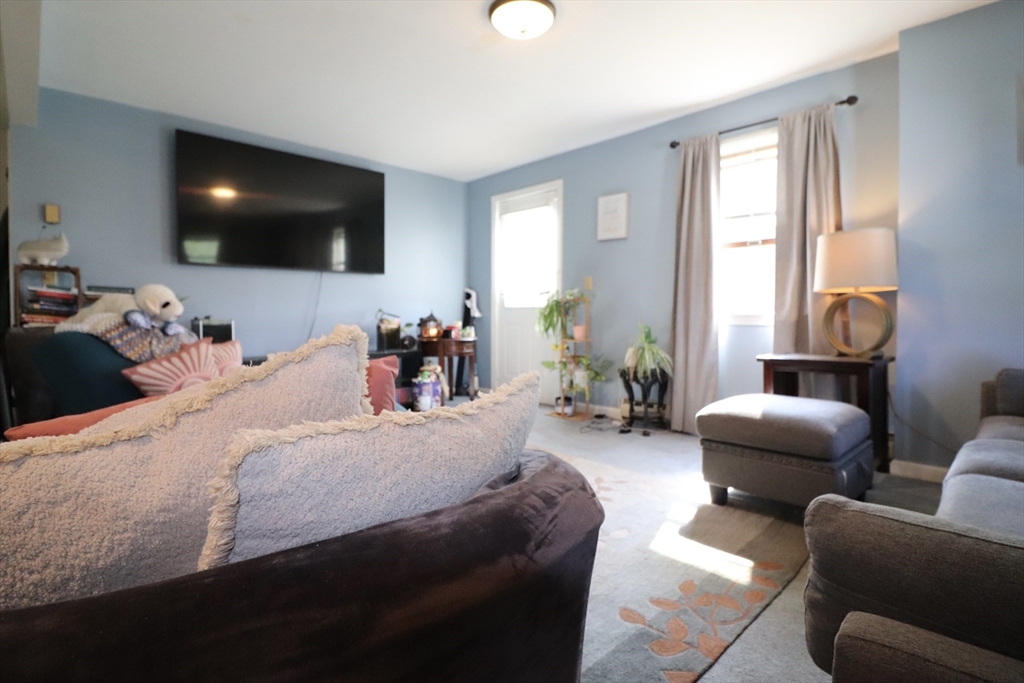 19 Vincent Street Middletown, RI 02842 - Photo 15 of 34 Gallery Image 15
