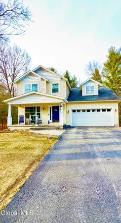 $624,900 | 8 Stafford Way, Northumberland, NY 12831