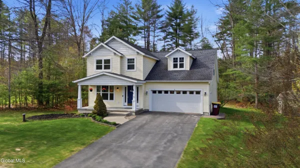 $574,900 | 8 Stafford Way, Northumberland, NY 12831