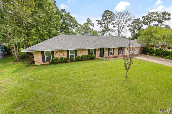 $355,000 | 5638 Cypress Street, St. Francisville, LA 70775