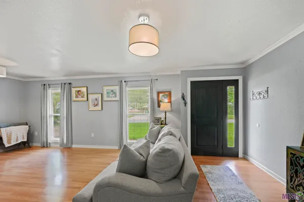 $355,000 | 5638 Cypress Street, St. Francisville, LA 70775
