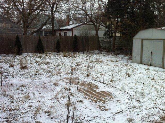 18954 Edinborough Road Detroit, MI 48219 - Photo 15 of 15 yard