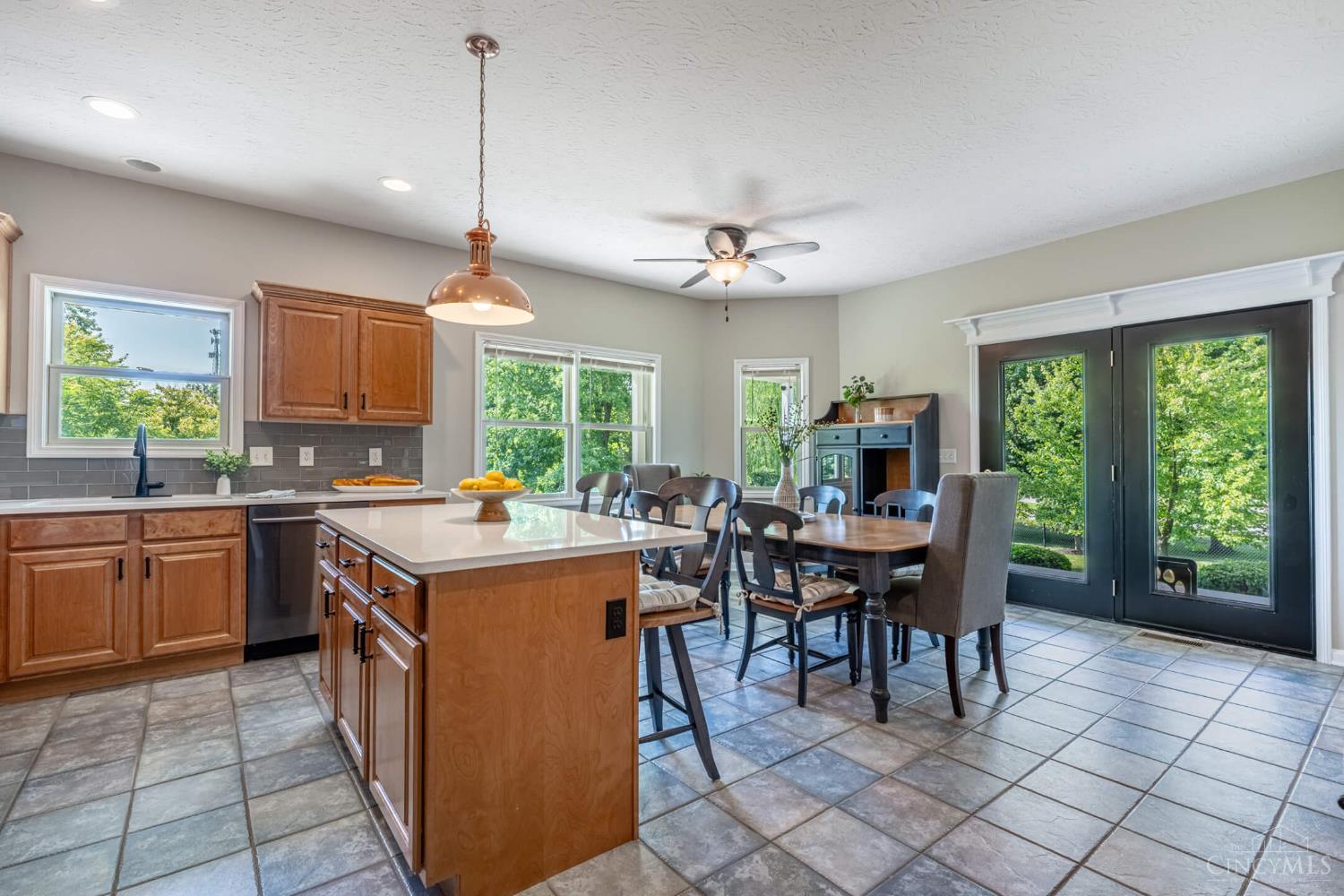 3387 Shaker Road Franklin, OH 45005 - Photo 10 of 53 Gallery Image 10