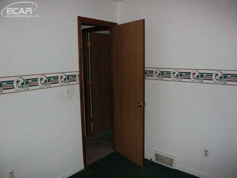 5303 Owen Road Linden, MI 48451 - Photo 13 of 19 20427718-12.JPG