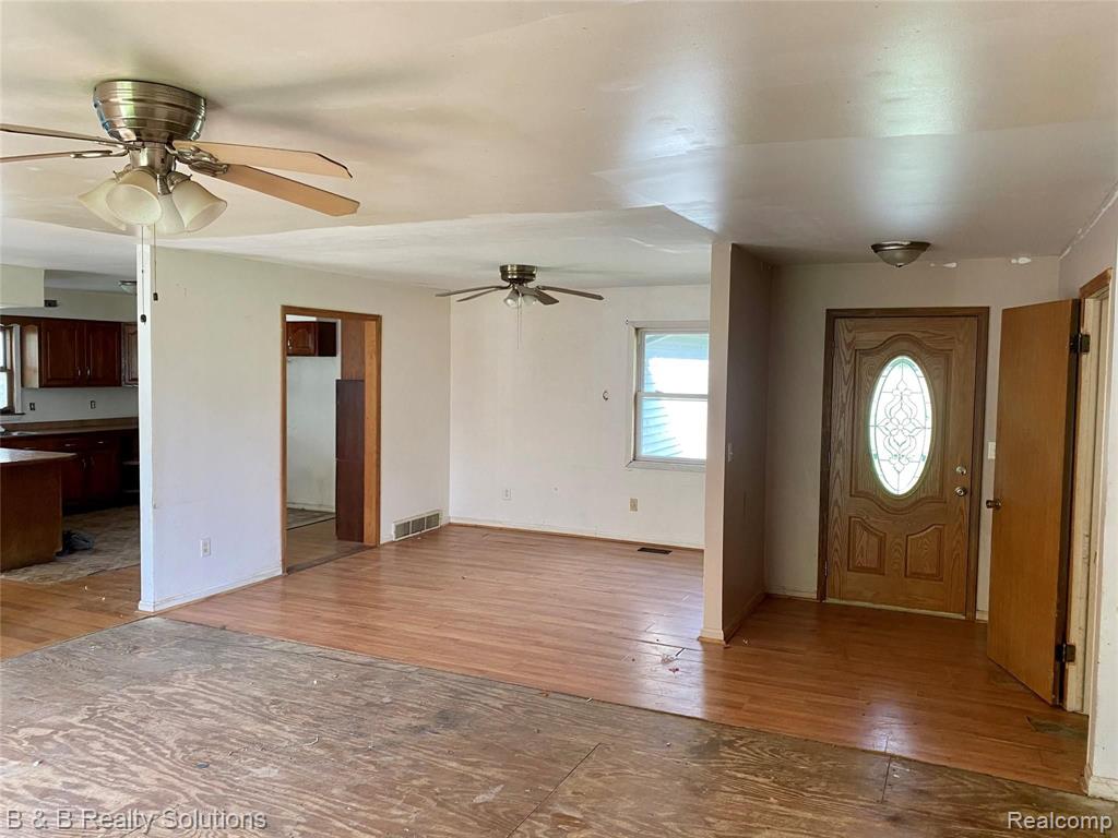 8274 Edward Road Fostoria, MI 48435 - Photo 2 of 23