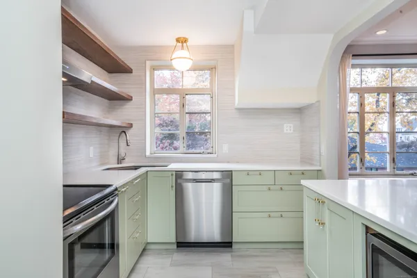 $2,850 | 30 Outlook Avenue, Unit 208, West Hartford, CT 06119