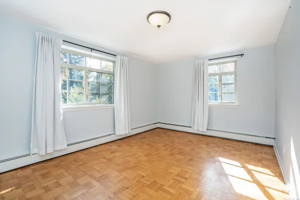 $2,850 | 30 Outlook Avenue, Unit 208, West Hartford, CT 06119