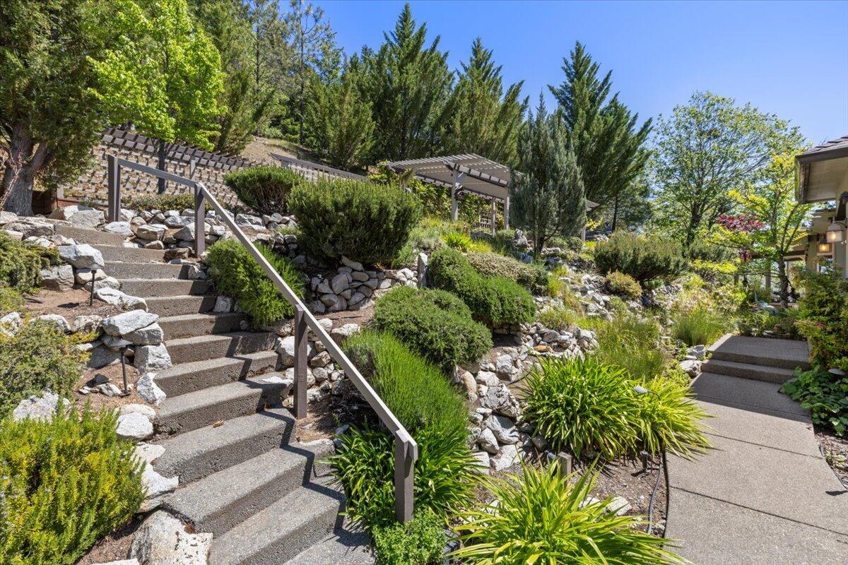 3344 Pearce Park Road Grants Pass, OR 97526 - Photo 53 of 65 From the walkway, these steps go to the Pergola