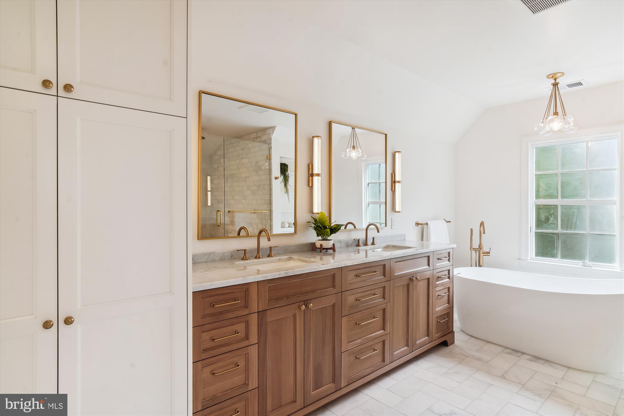 8224 Burning Tree Road Bethesda, MD 20817 - Photo 24 of 62