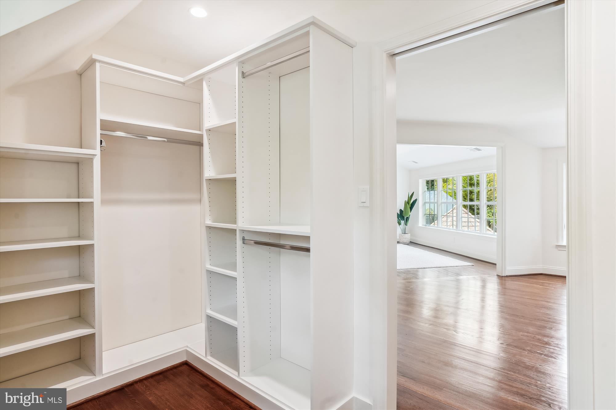 8224 Burning Tree Road Bethesda, MD 20817 - Photo 27 of 62