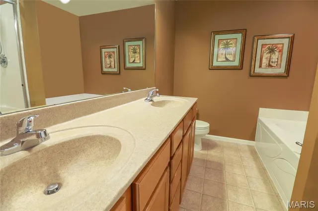 $325,000 | 414 Bluff Meadows Drive, Valmeyer, IL 62295