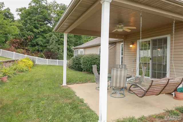 $325,000 | 414 Bluff Meadows Drive, Valmeyer, IL 62295