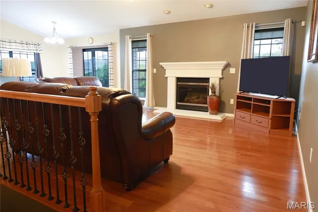 $325,000 | 414 Bluff Meadows Drive, Valmeyer, IL 62295