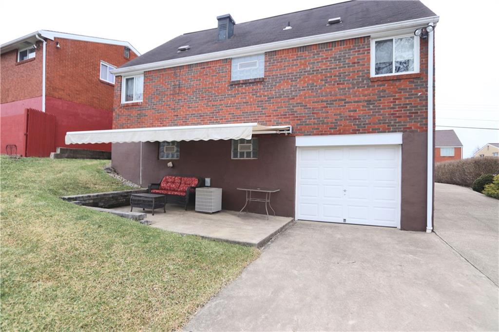 579 Lindsay Road Carnegie, PA 15106 - Photo 18 of 20 Gallery Image 18