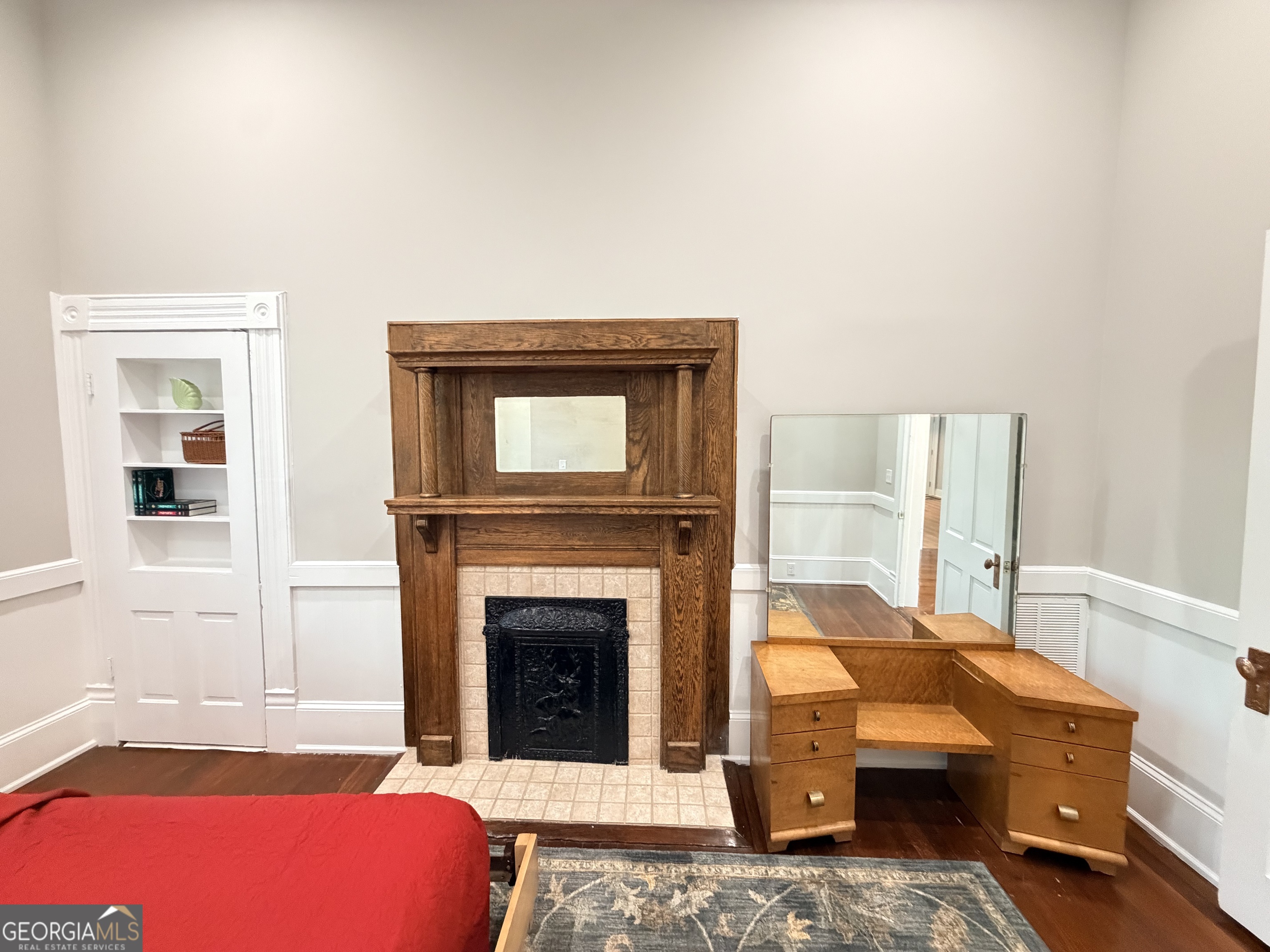 610 North Ridge Avenue Tifton, GA 31794 - Photo 12 of 32 a living room with furniture and a fireplace