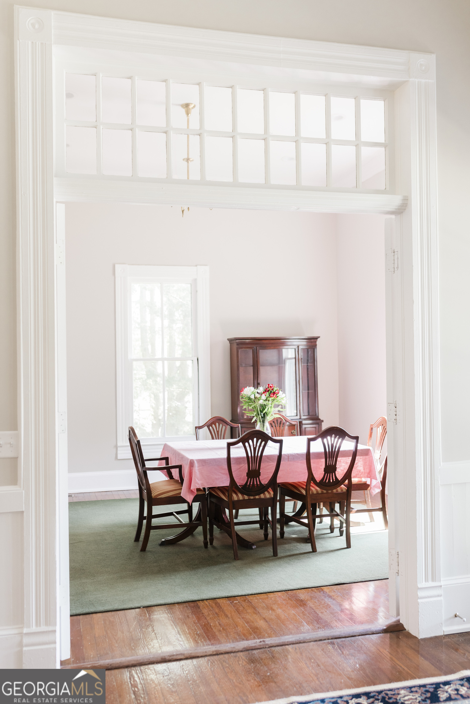 610 North Ridge Avenue Tifton, GA 31794 - Photo 4 of 32 a view of a dining room with furniture and windows