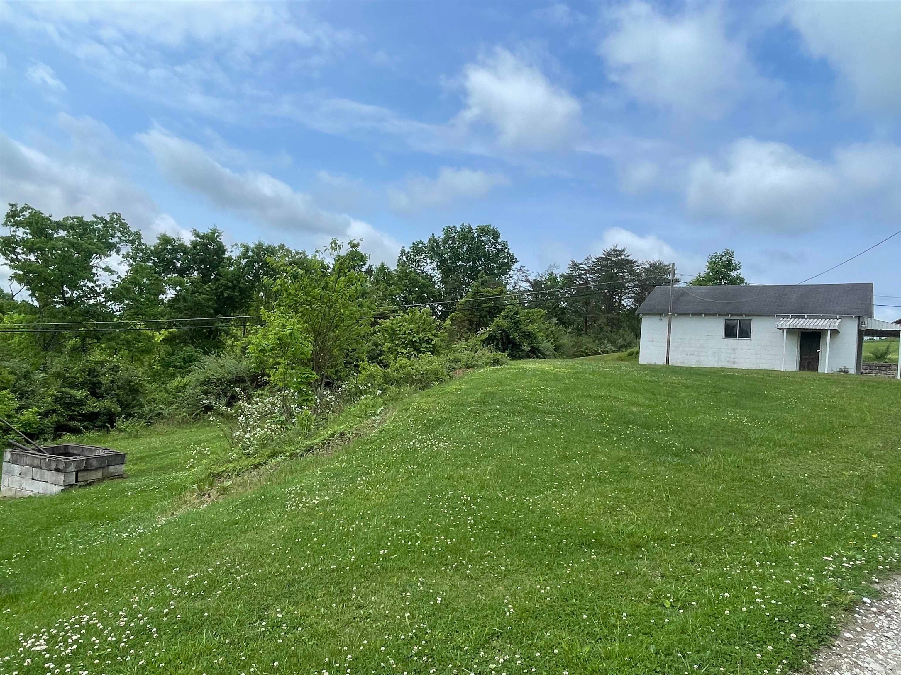 4850R Green Valley Road Huntington, WV 25701 - Photo 5 of 6 Gallery Image 5