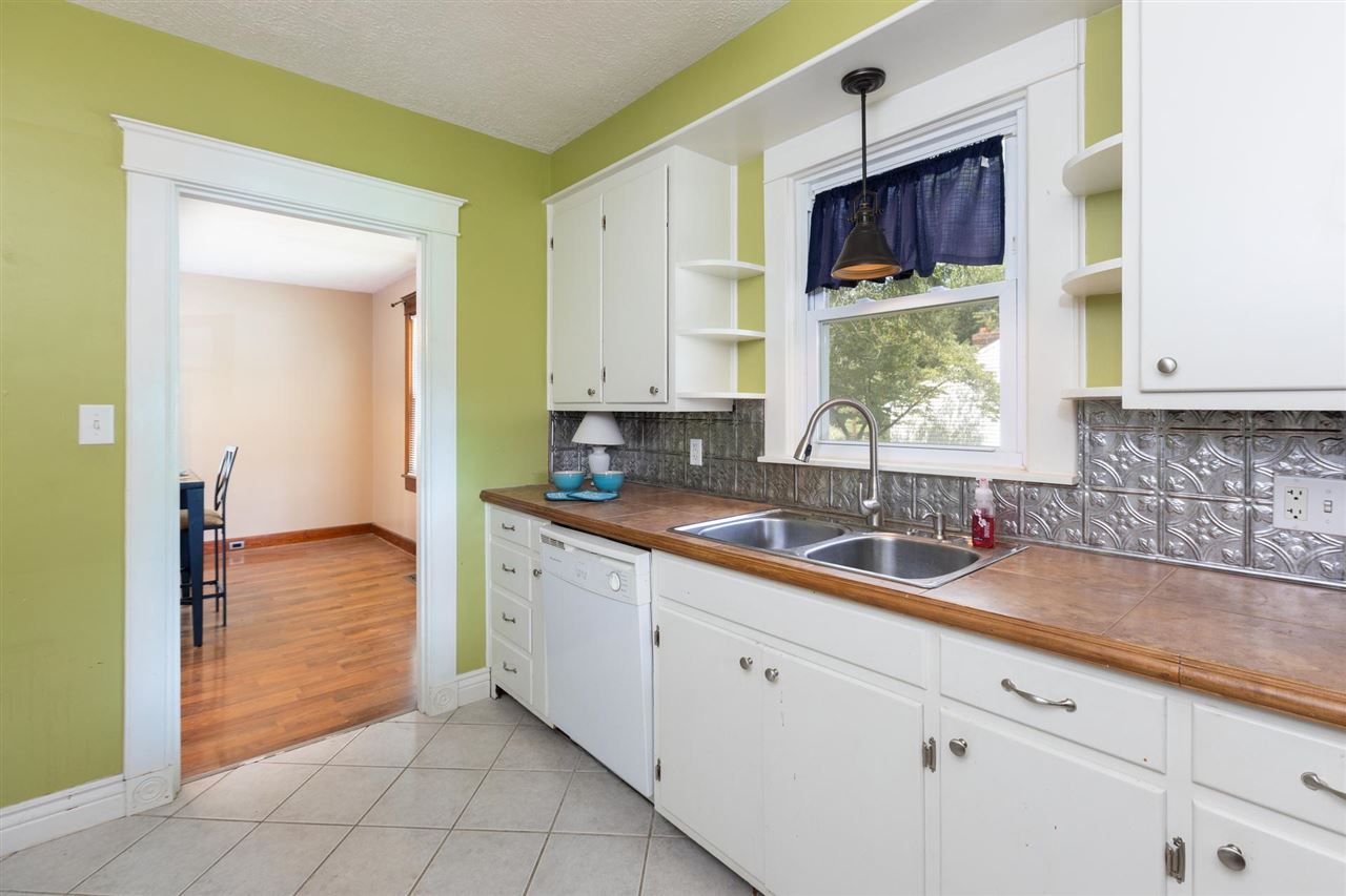 1832 Lyndhurst Road Waynesboro, VA 22980 - Photo 3 of 25 Gallery Image 3
