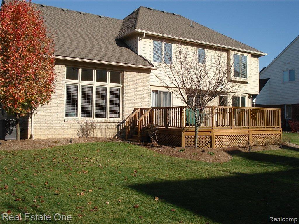 1322 Ross Lane Rochester, MI 48306 - Photo 3 of 25 Exterior rear view of house and