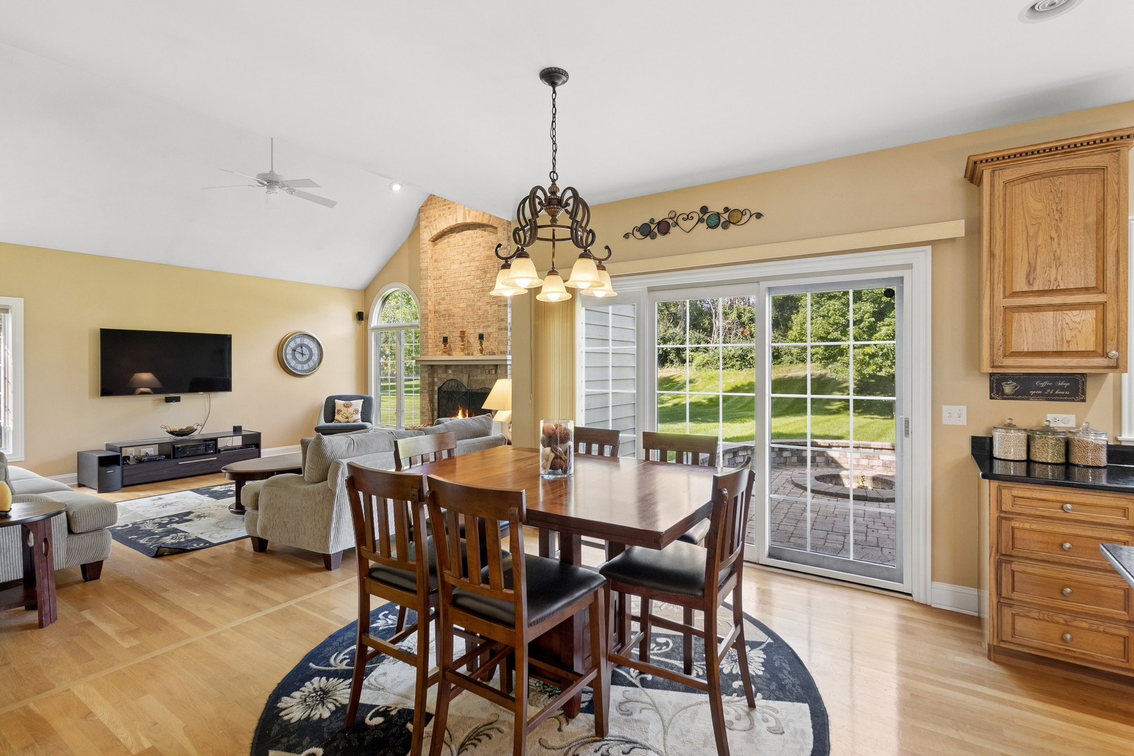 920 Lyons Ridge Drive Cary, IL 60013 - Photo 6 of 33 Gallery Image 6