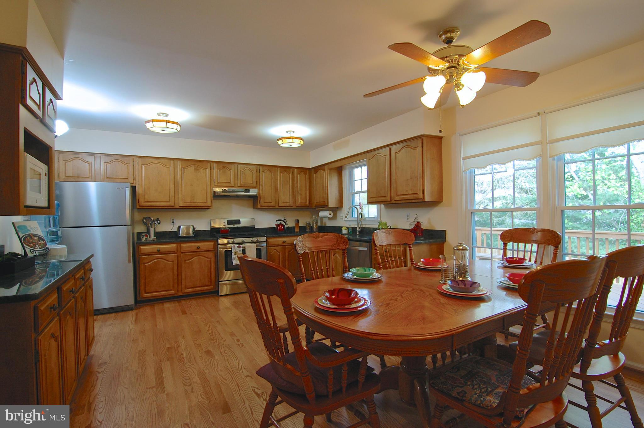 13612 Turnmore Road Silver Spring, MD 20906 - Photo 4 of 30 Kitchen