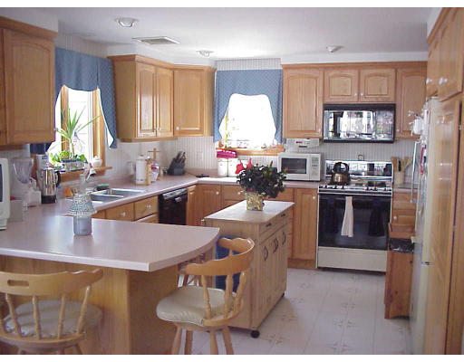 13 Dufton Road Andover, MA 01810 - Photo 2 of 7 Gallery Image 2