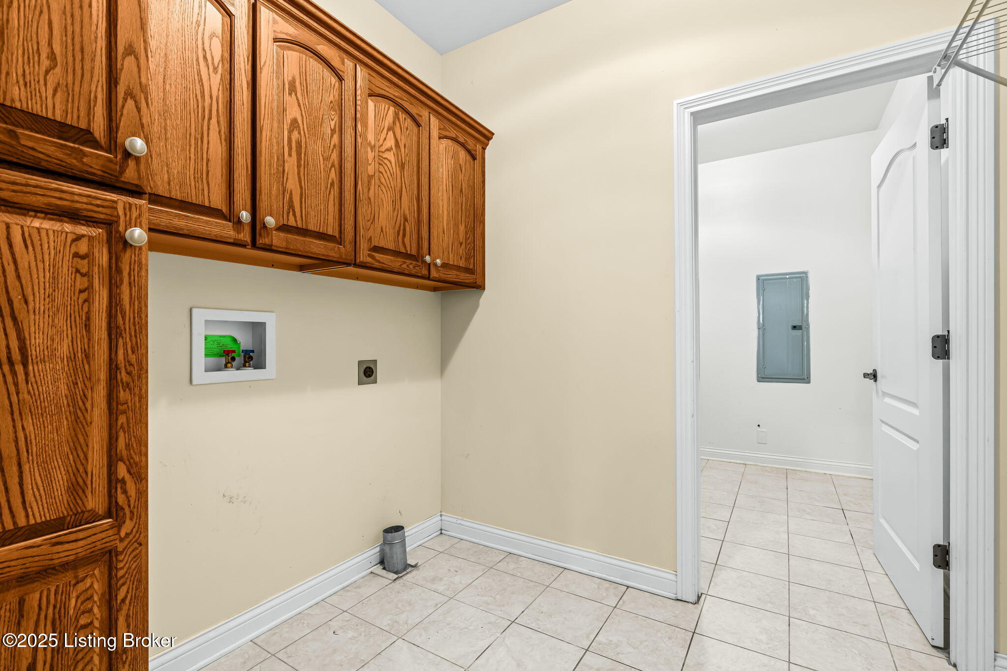 153 Spring Farm Trail Shepherdsville, KY 40165 - Photo 28 of 43 Laundry Room