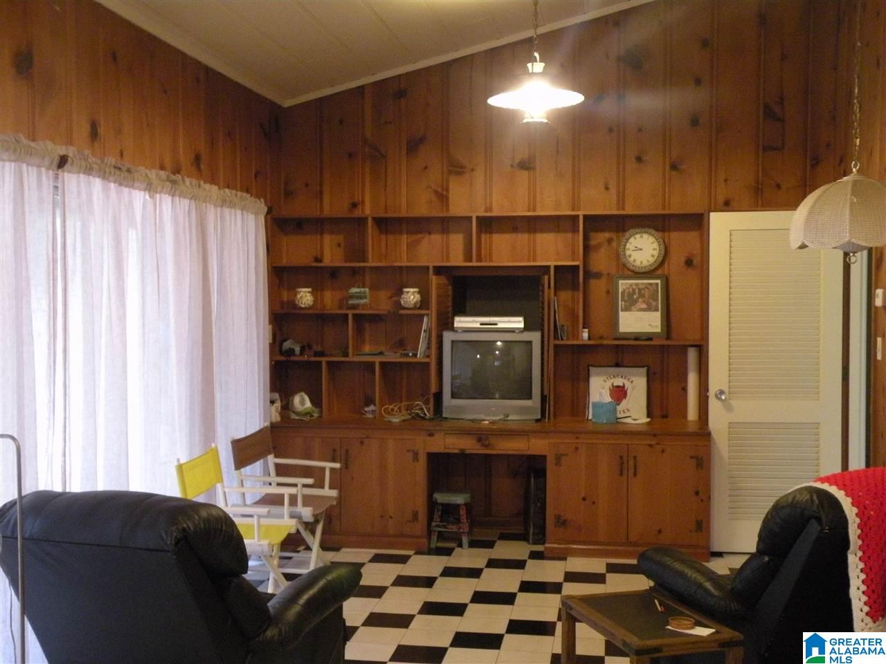 2426 Lake Terrace Road Sylacauga, AL 35150 - Photo 9 of 21