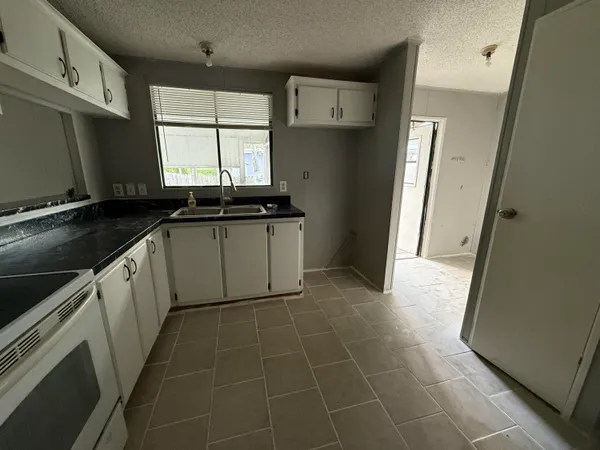 $1,550 | 9301 Southeast 61st Drive, Okeechobee, FL 34974