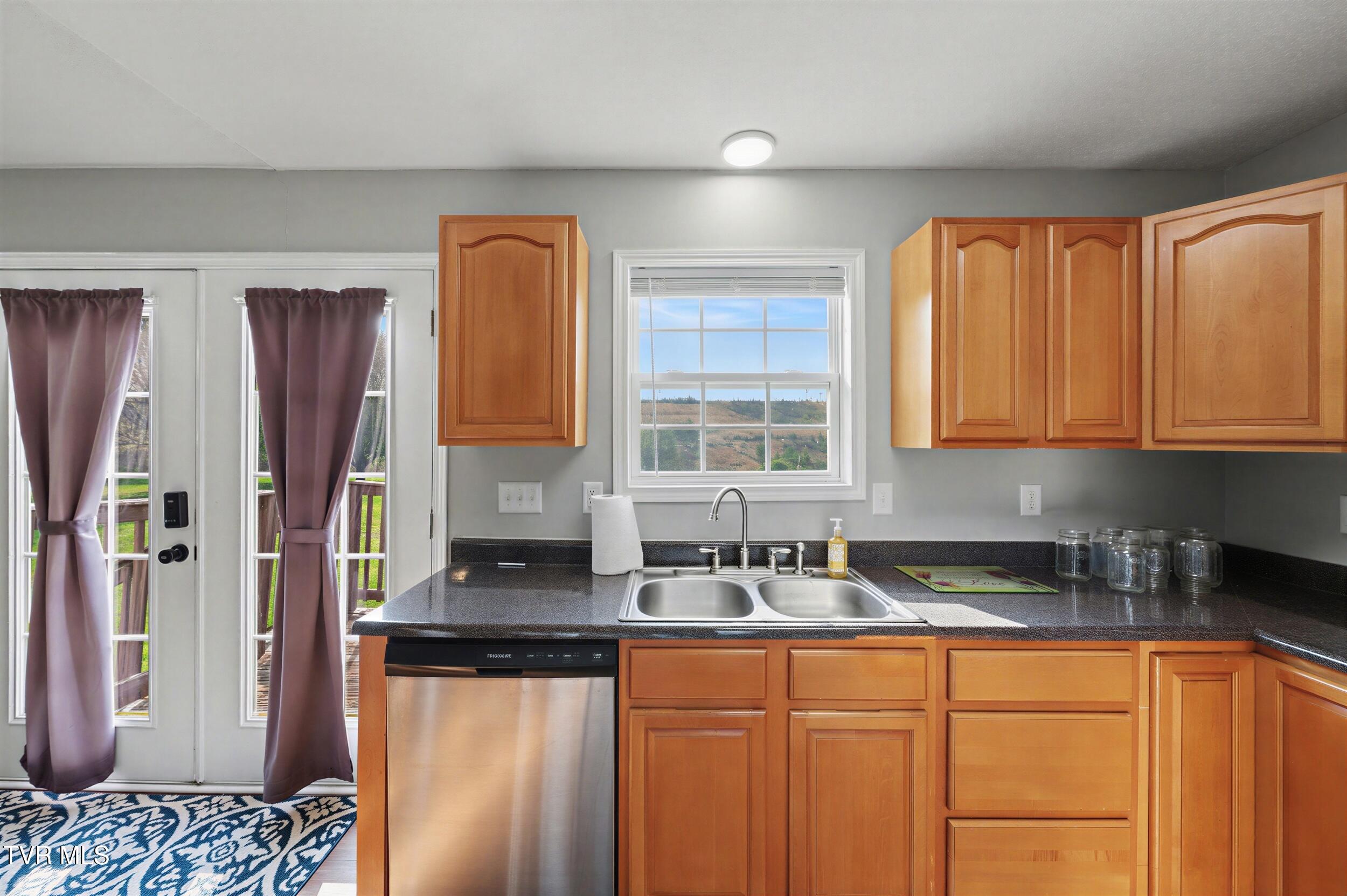 1630 Whitehouse Road Greeneville, TN 37745 - Photo 11 of 26 11_13