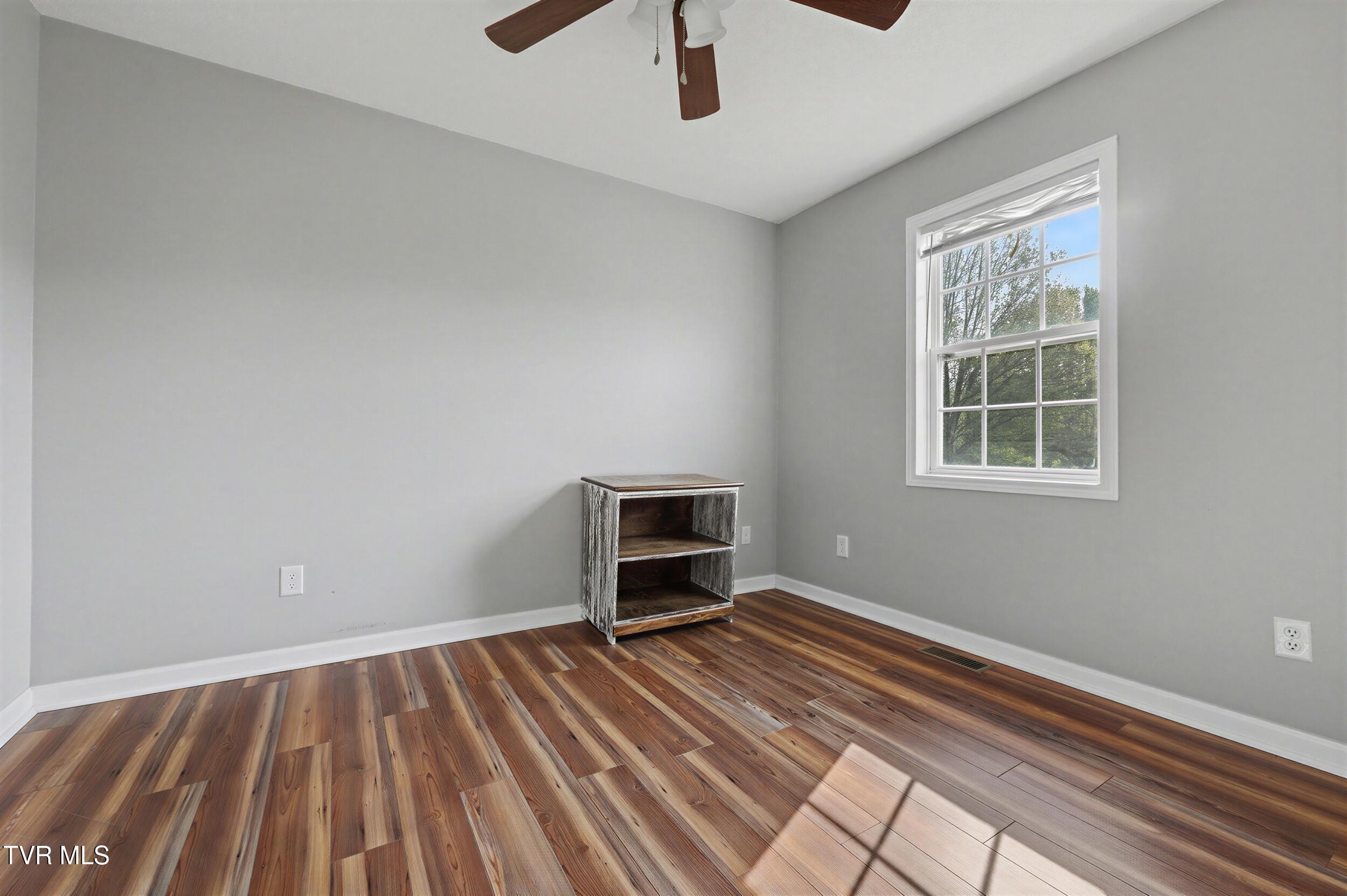 1630 Whitehouse Road Greeneville, TN 37745 - Photo 17 of 26 17_16